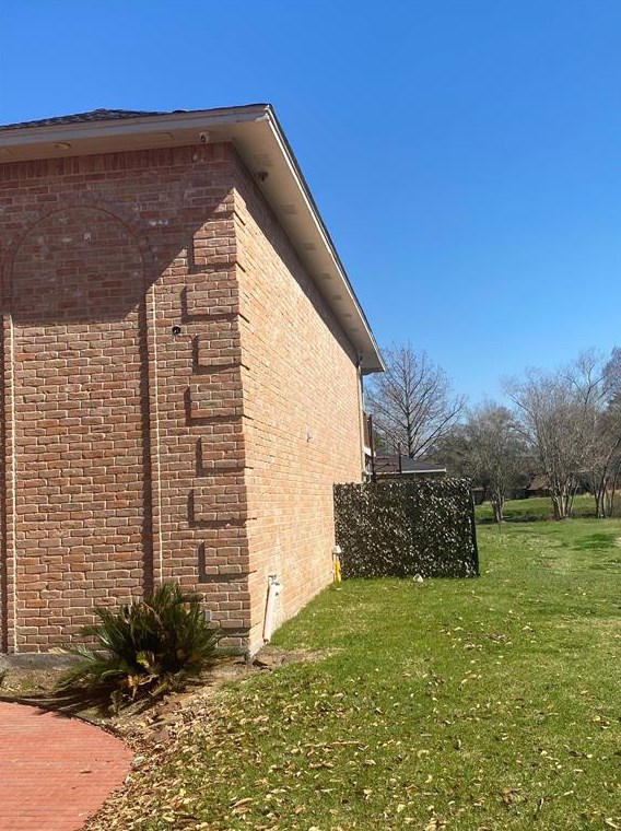 7634 Antoine Dr, Houston TX  77066-4444 exterior