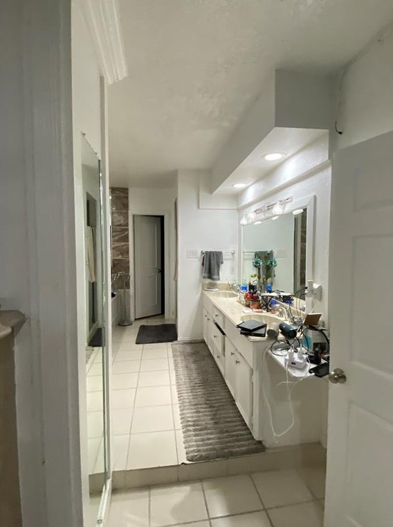 7634 Antoine Dr, Houston TX  77066-4444 exterior