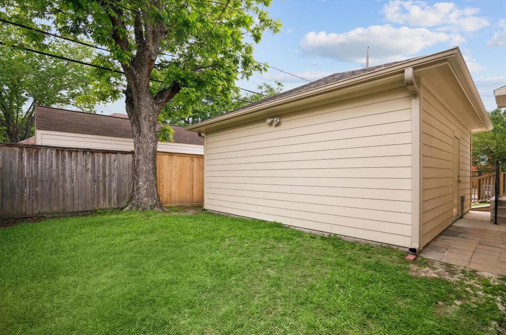 801 Pizer St, Houston TX  77009-5252 exterior