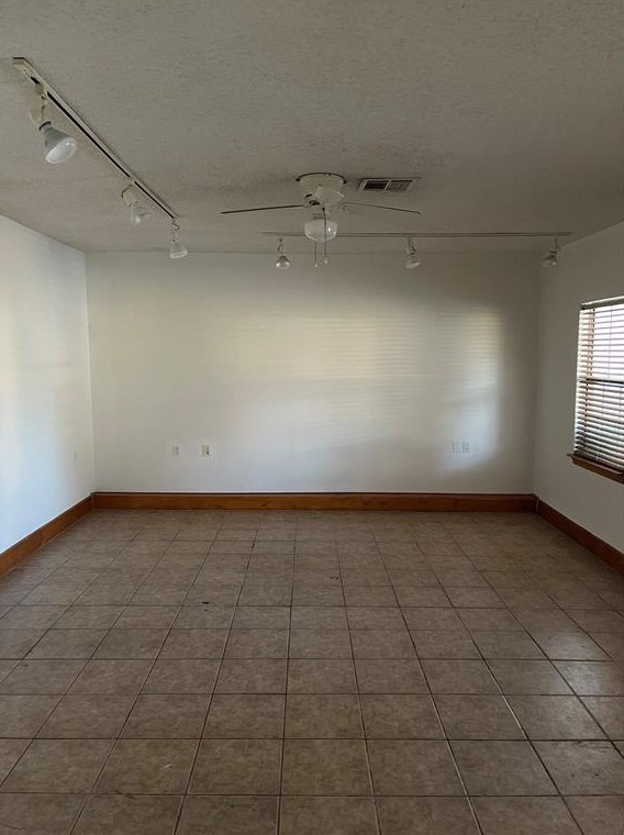 1210 Mooney Rd, Houston TX  77037-3529 exterior