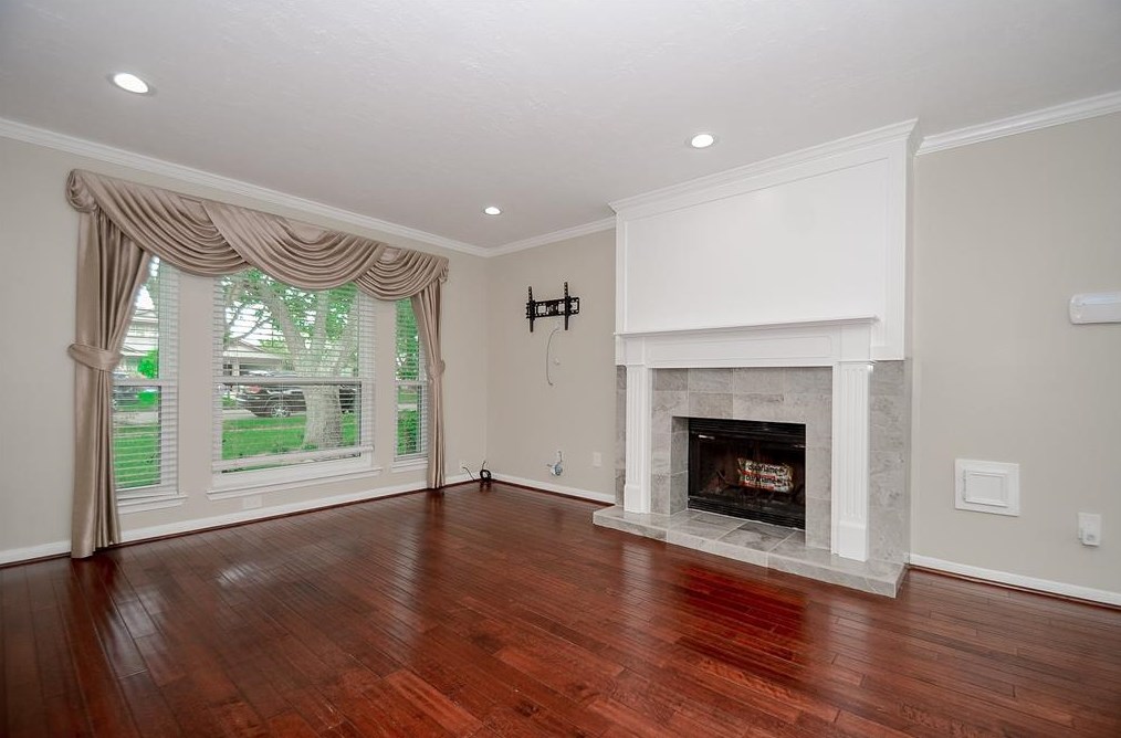 3327 Kempwood Dr, Sugar Land TX  77479-1837 exterior