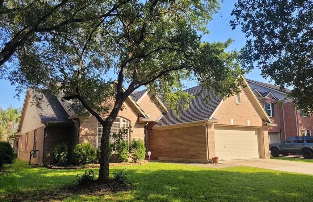 2410 Jasmine Ridge Ct, Houston, TX 77062-3239