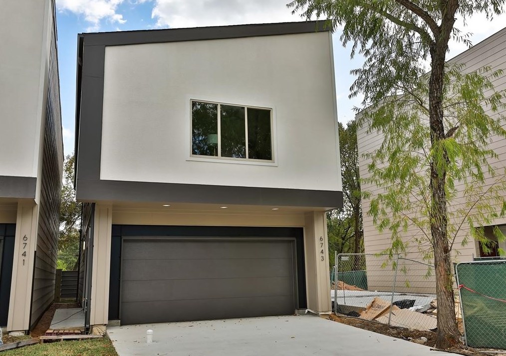 6745 Calhoun Rd, Houston, TX 77021-5128