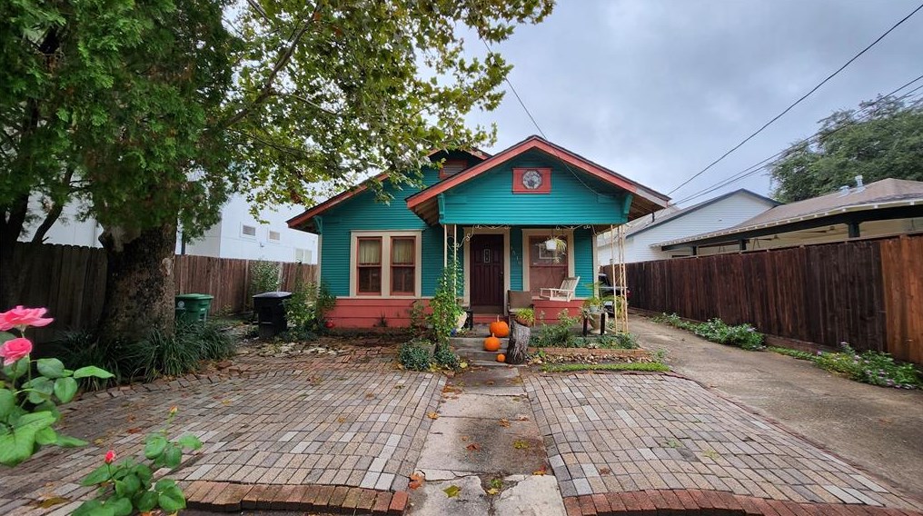 1519 Alexander St, Houston, TX 77008-3849