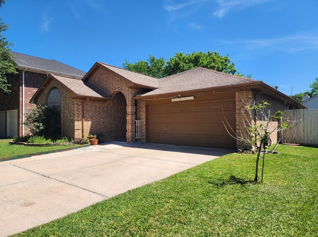 21510 Nottinghill Dr, Spring, TX 77388-3389