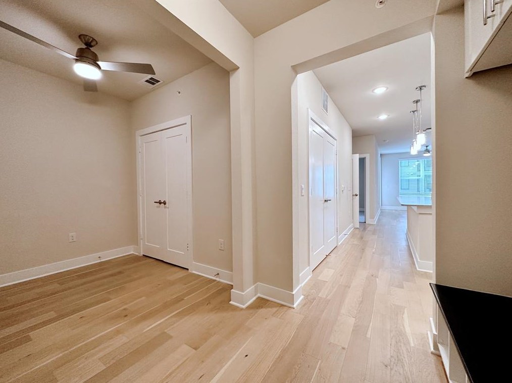 555 W 19th St #624, Houston, TX 77008