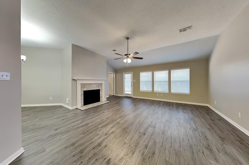 3715 Pin Oak Dr E, Pearland, TX 77581