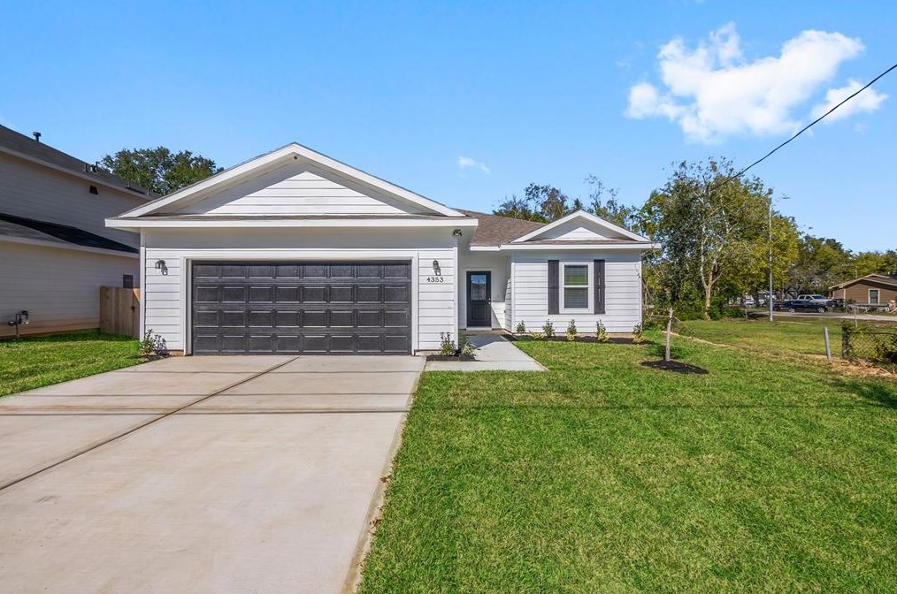 4353 Knoxville St, Houston, TX 77051-2542
