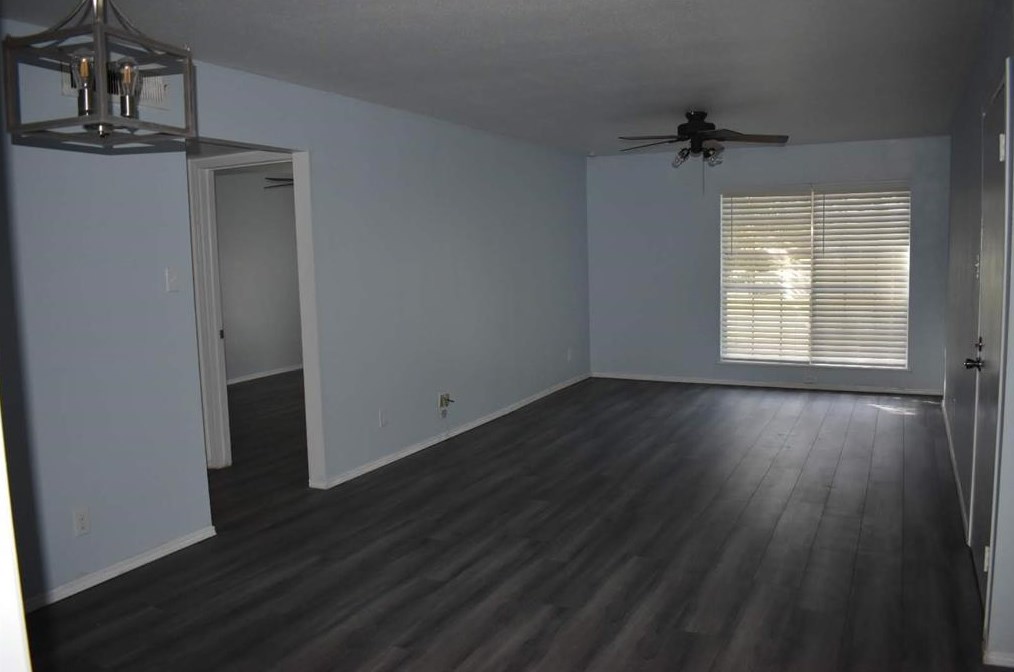 1300 Eagle Lake Rd #6, Sealy, TX 77474