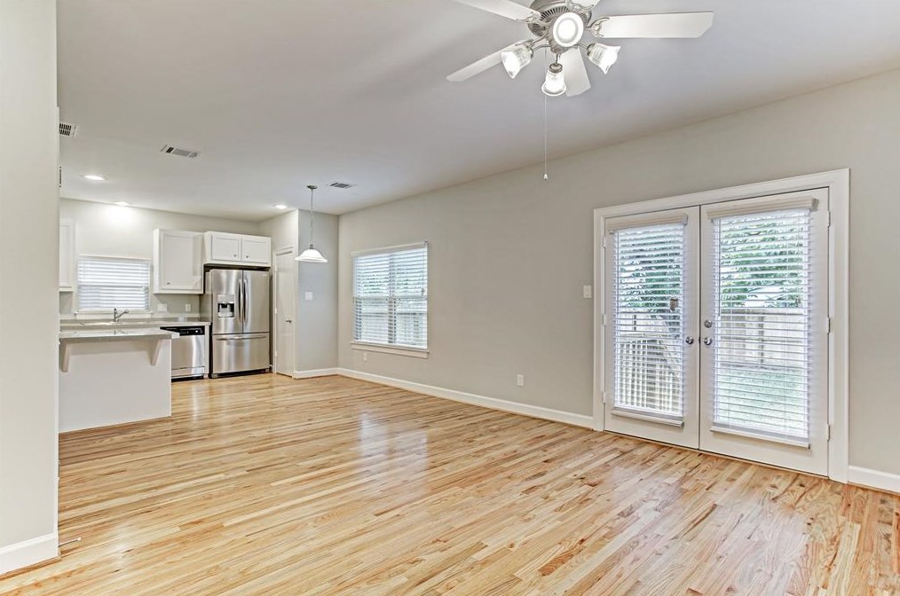 912 38th St, Houston TX  77022-4712 exterior