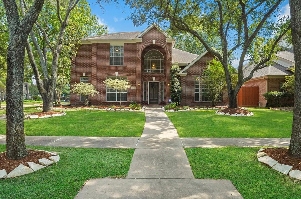8703 Serenade Ln, Houston, TX 77040-2563