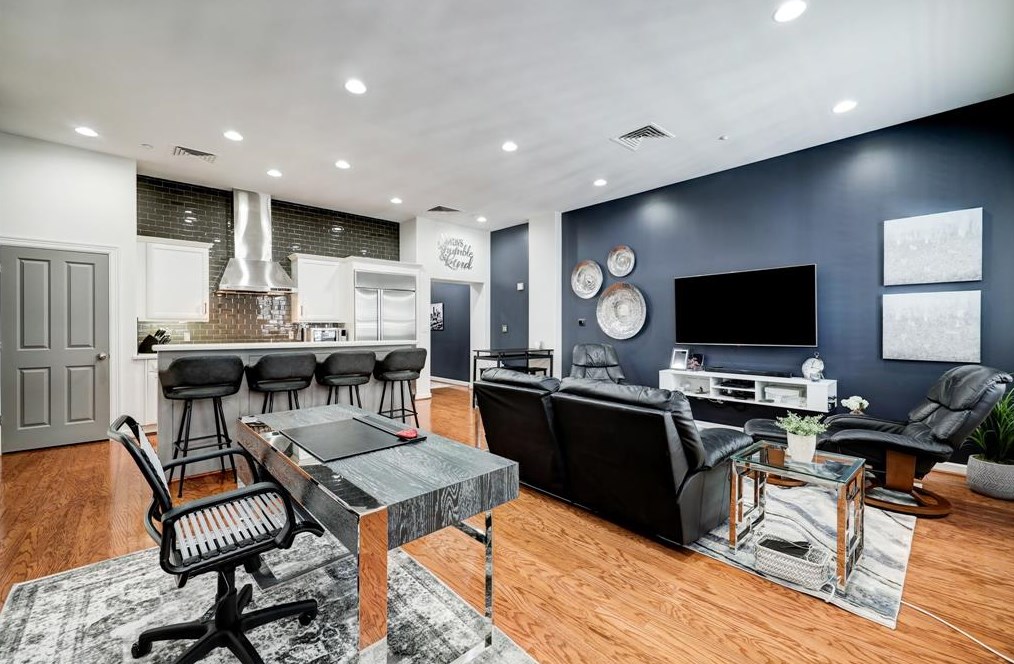 914 Main St Unit 1007, Houston, TX 77002