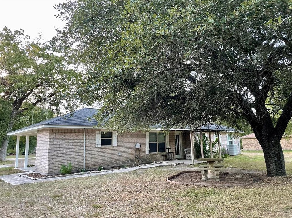 10 Dustin Ln, Huntsville, TX 77320