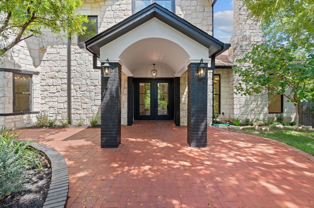 1805 Intervail Dr, Austin, TX 78746-7631