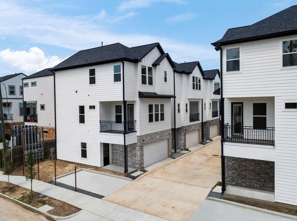 716 Donovan St, Houston, TX 77091-5642