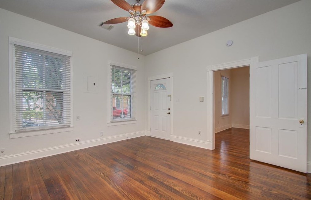 2009 Johnson St, Houston TX  77007-2914 exterior