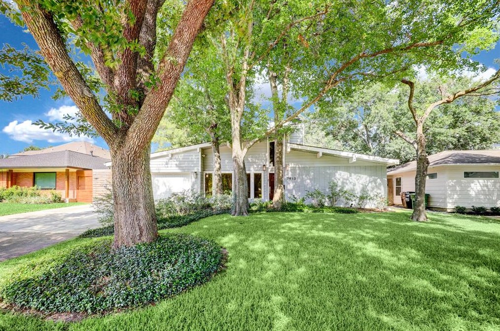 7915 Greenbush St, Houston, TX 77025-2613