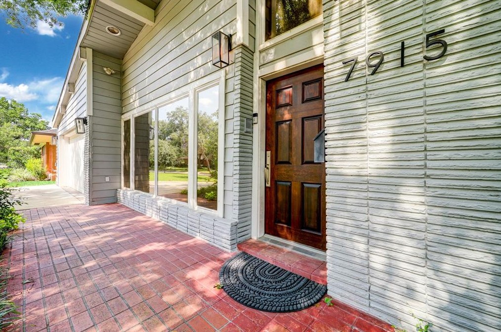 7915 Greenbush St, Houston TX  77025-2613 exterior