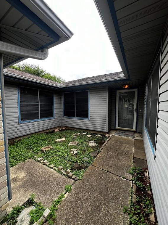9802 Shell Rock Rd, Morgans Point, TX 77571-4124