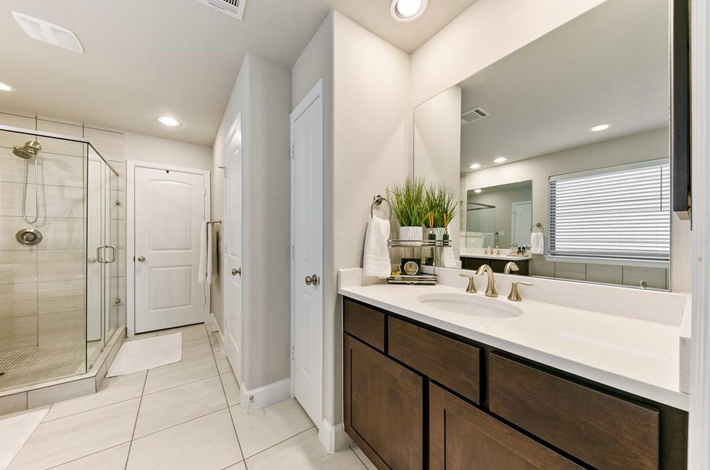 5109 Darling St, Houston TX  77007-2753 exterior