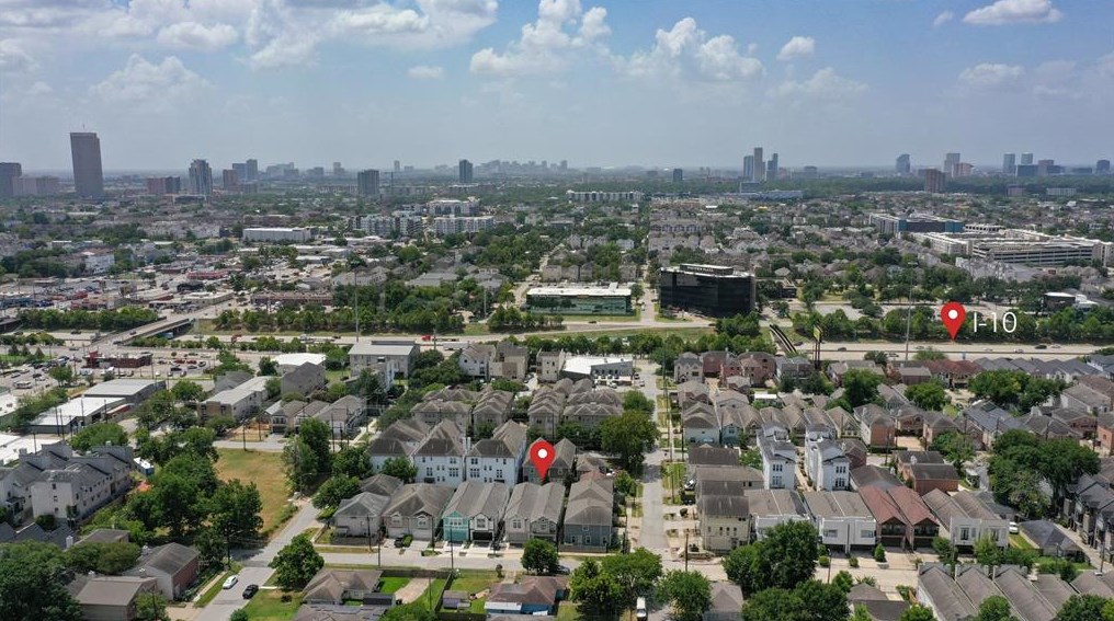 5109 Darling St, Houston TX  77007-2753 exterior