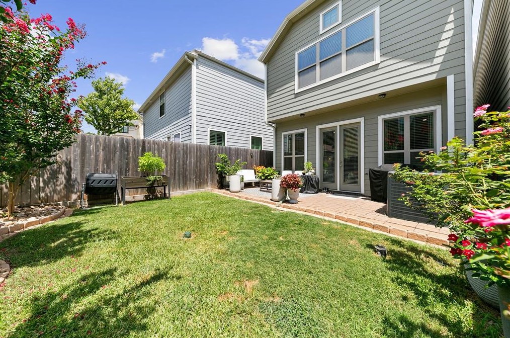 5109 Darling St, Houston TX  77007-2753 exterior