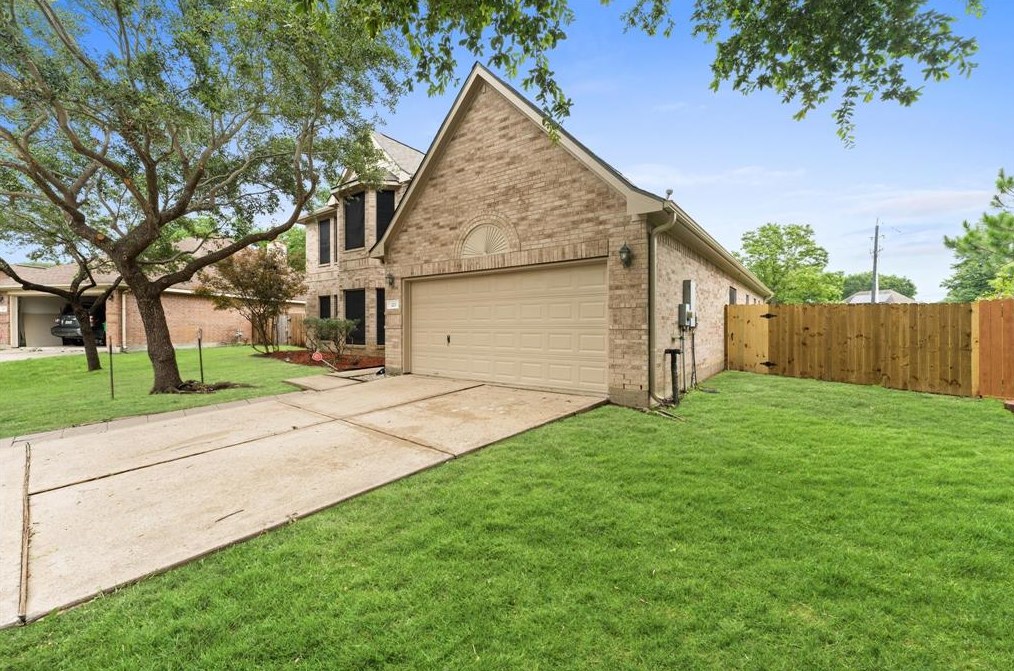 223 Laurel St, Baytown, TX 77520-1740
