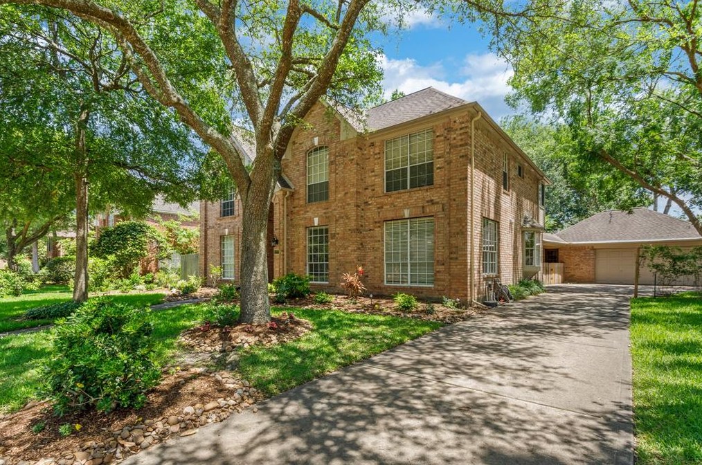 11727 Orchard Mountain Dr, Houston, TX 77059