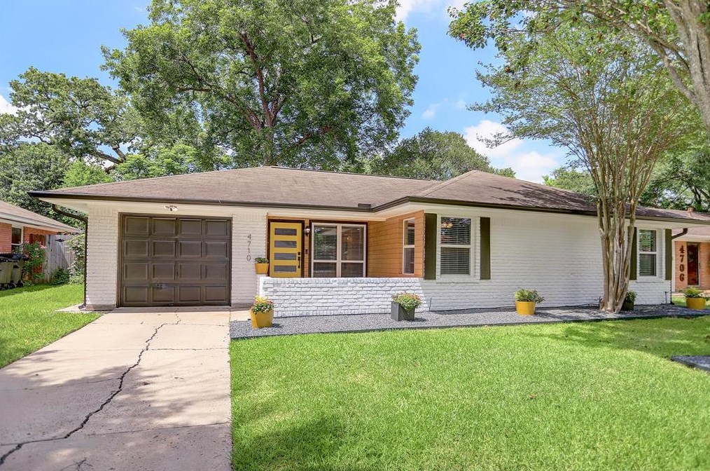 4710 Nina Lee Ln, Houston TX  77092-5317 exterior