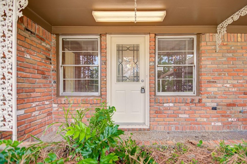 9817 Neuens Rd, Houston, TX 77080