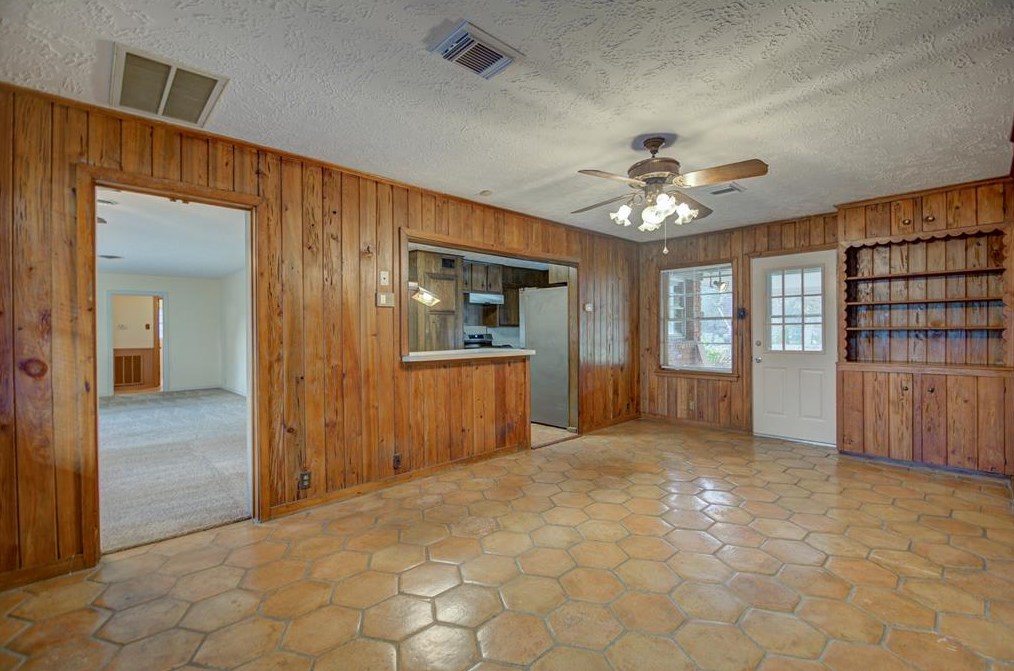 9817 Neuens Rd, Houston TX  77080-6415 exterior