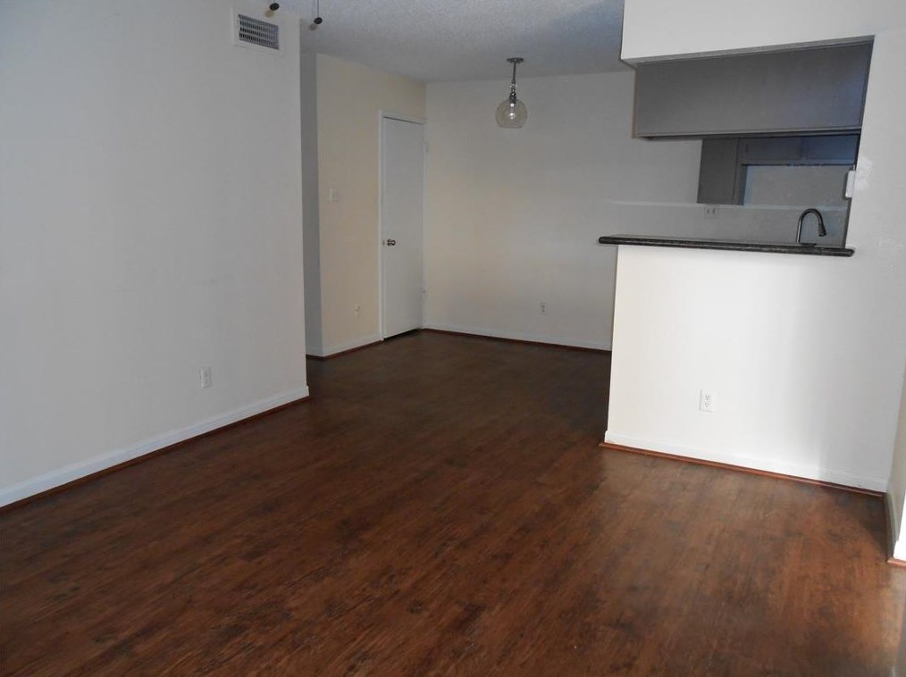 2750 Holly Hall St Apt 603, Houston, TX 77054