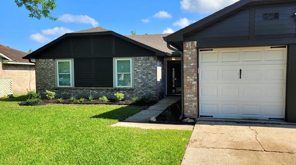 2518 Fredericksburg Dr, League City, TX 77573