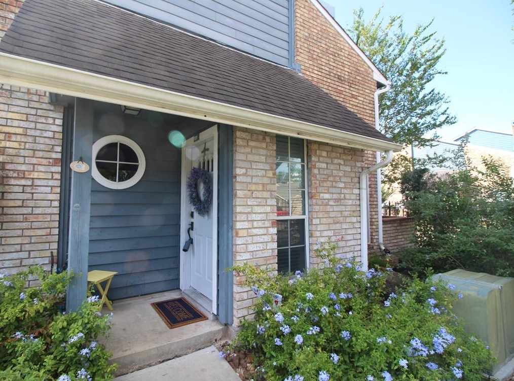 2323 Fairwind Dr, Houston, TX 77062-6247