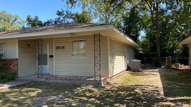 2014 Sedgie Dr, Houston TX  77080-5352 exterior