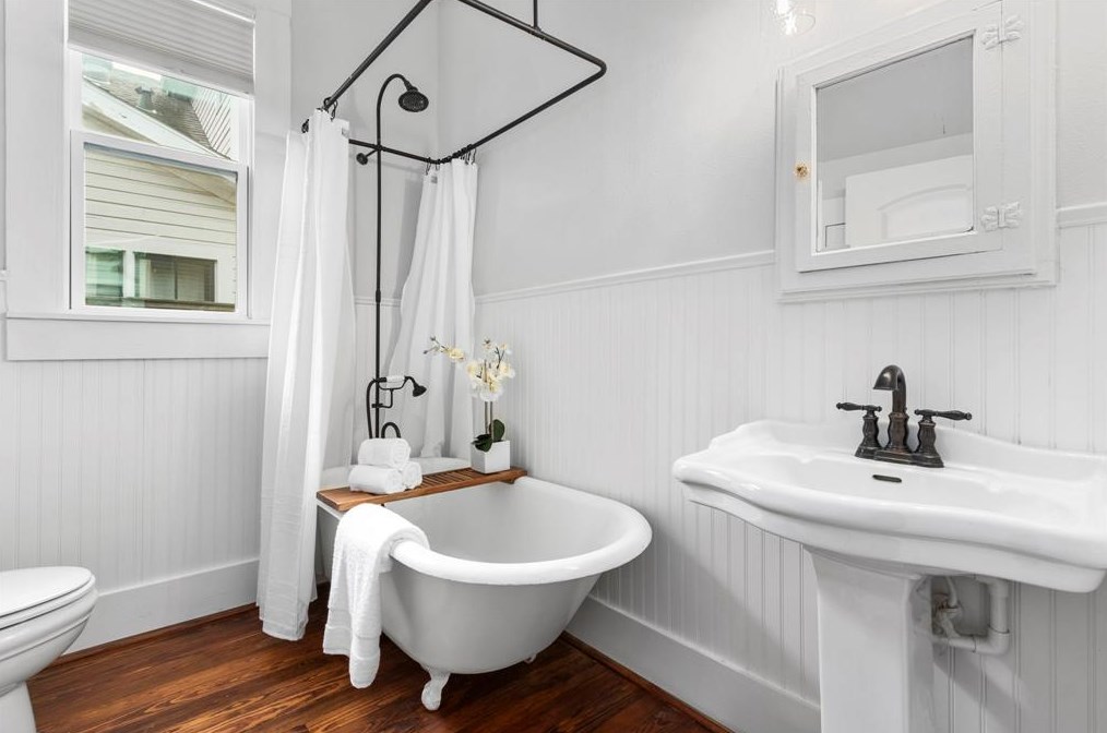 306 13 St, Houston TX  77008-7145 exterior