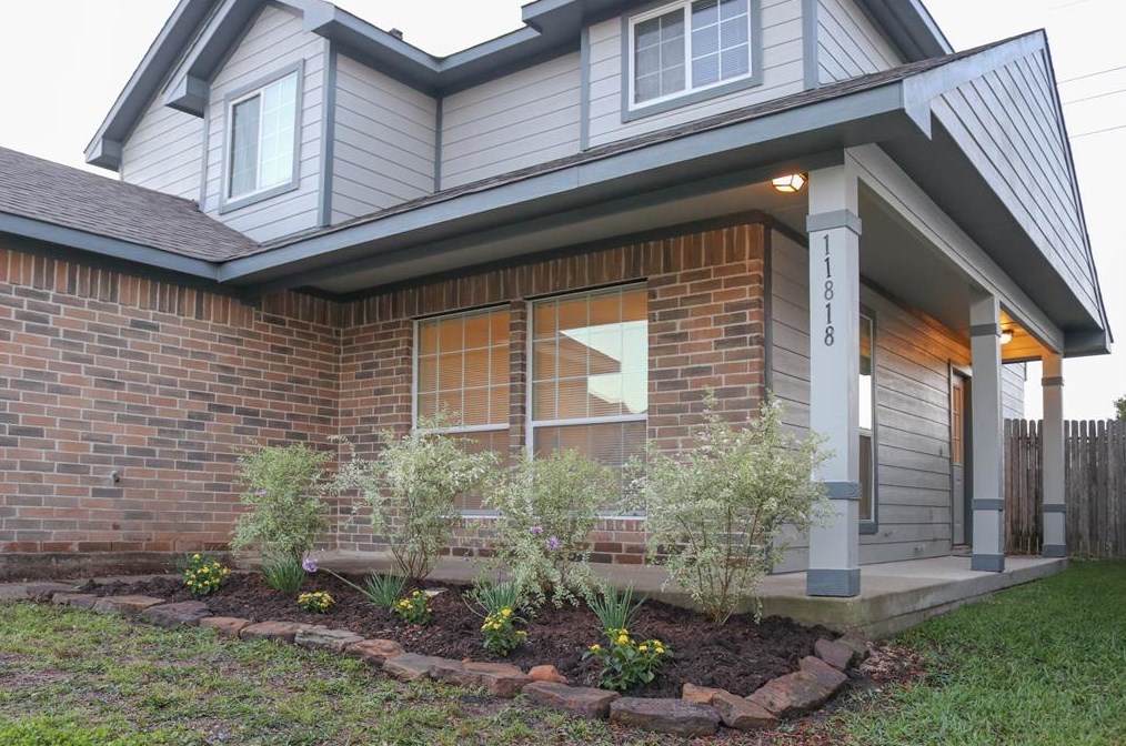 11818 Sardis Lake Dr, Tomball, TX 77375