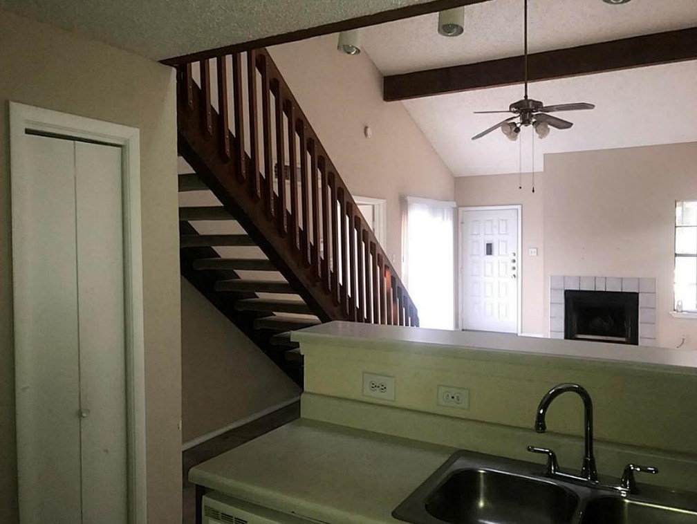 200 Pecan Dr #802, League City, TX