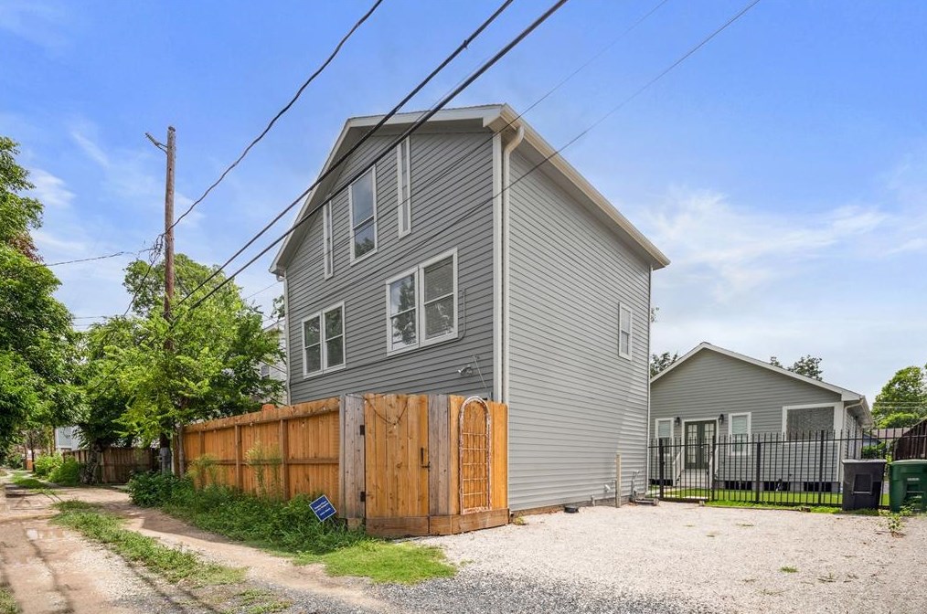 1105 Tulane St #b, Houston, TX 77008