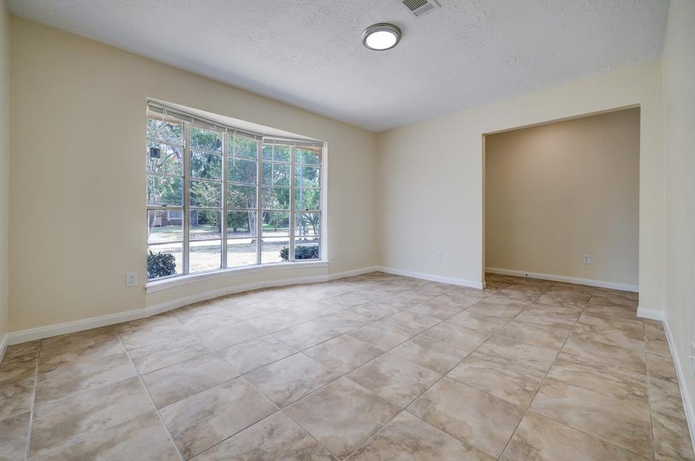7443 Water Park Ln, Houston, TX 77086-2638