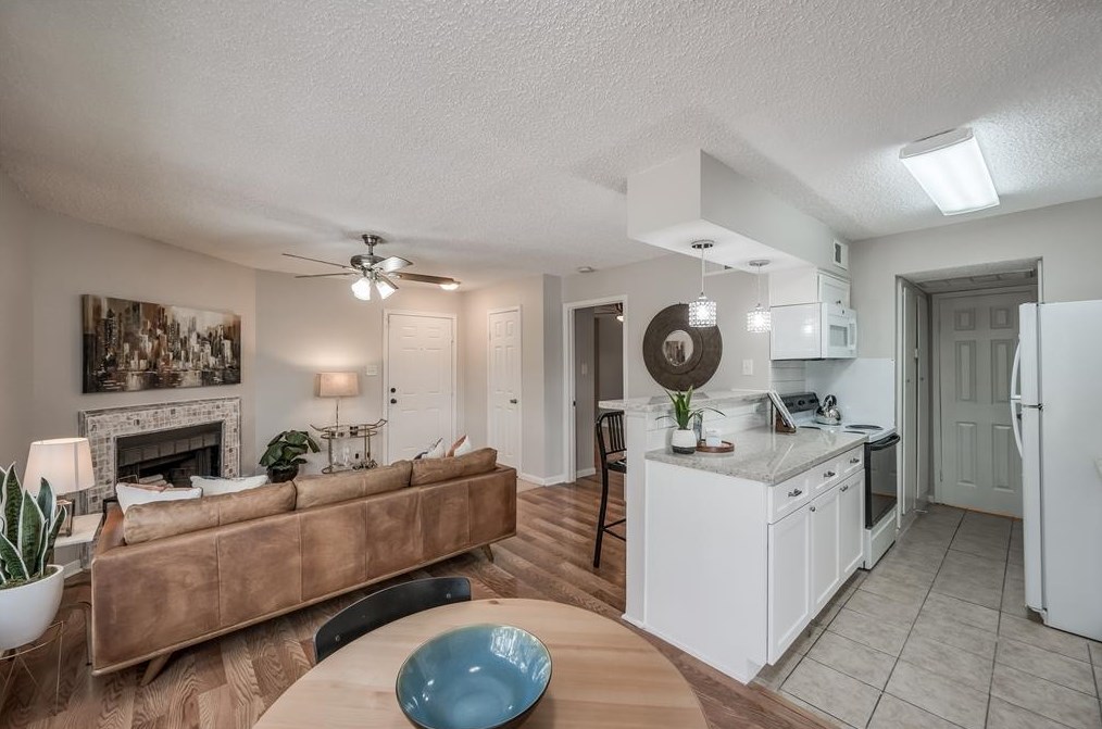 12660 Ashford Point Dr Apt 612, Houston, TX 77082