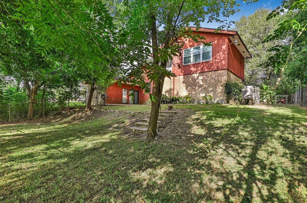 12415 Eastbrook Dr, Houston TX  77013-5011 exterior