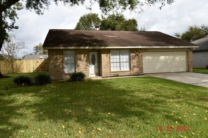 5914 High Meadow St, League City TX  77573-3113 exterior