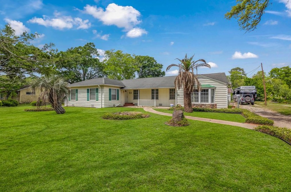 7351 Brace St, Houston, TX 77061-2745