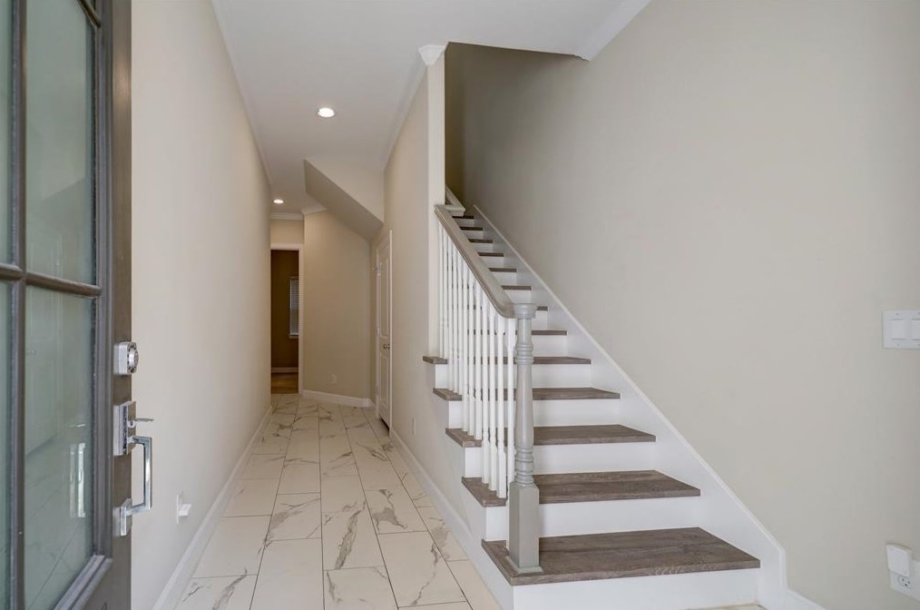 2119 Naomi St #a, Houston, TX 77054