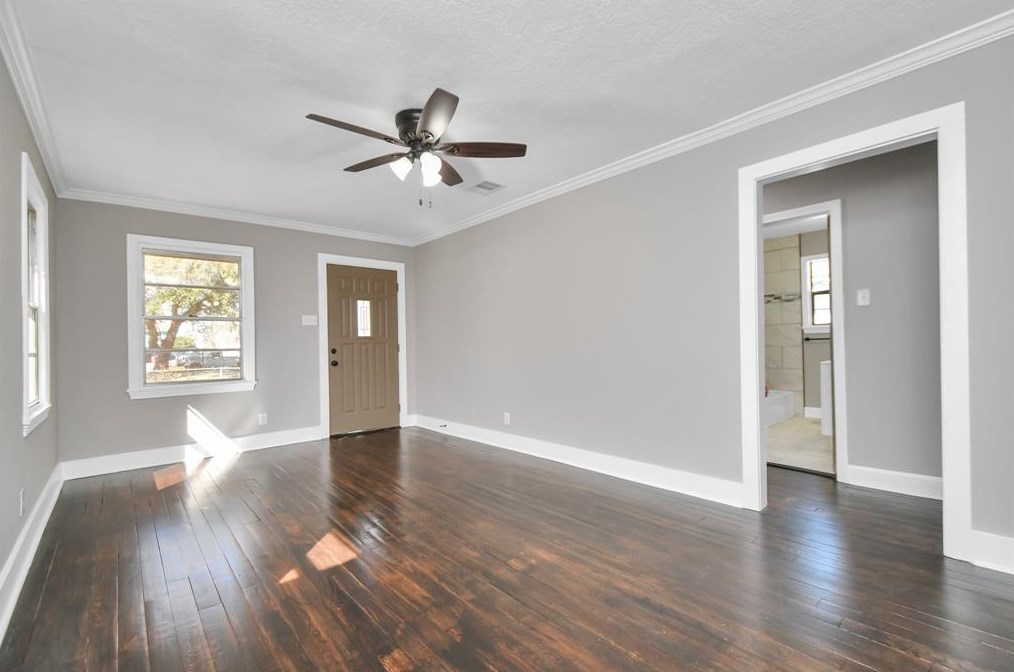 7318 Dixie Dr, Houston TX  77087-5421 exterior