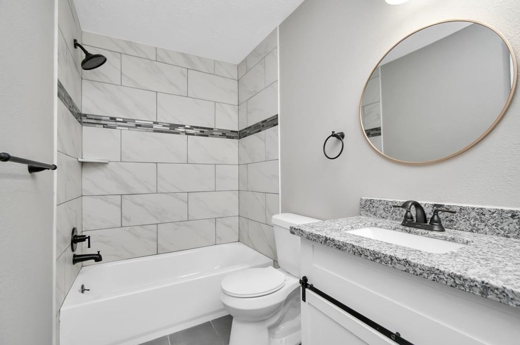 7318 Dixie Dr, Houston TX  77087-5421 exterior