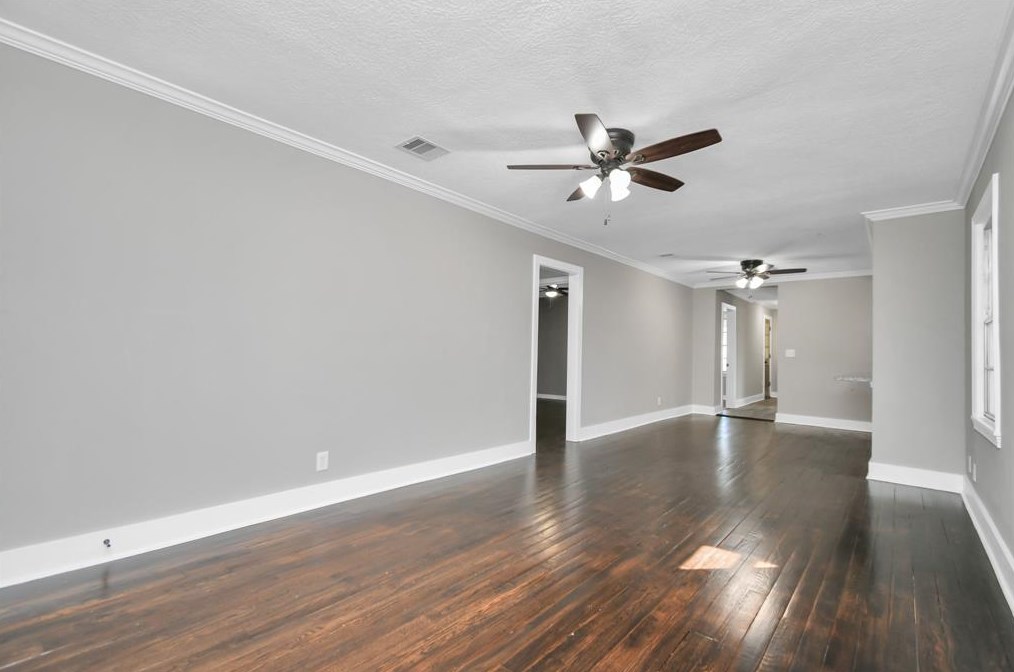 7318 Dixie Dr, Houston TX  77087-5421 exterior