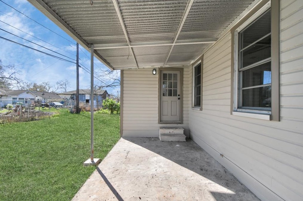7318 Dixie Dr, Houston TX  77087-5421 exterior