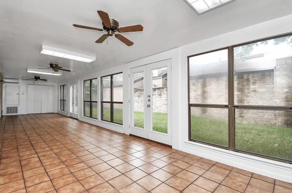 7018 Marisol Dr, Houston TX  77083-2306 exterior